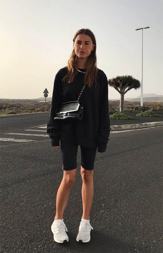 Biker shorts with sneakers Sweatshirt in Summer